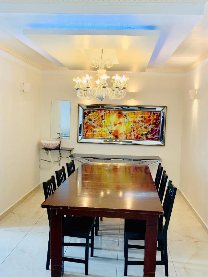 Royal Beach Front Apartments Нетания Экстерьер фото