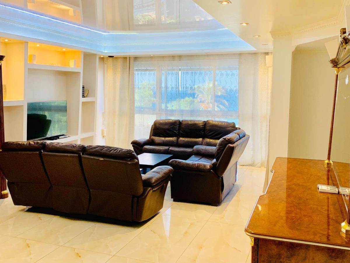 Royal Beach Front Apartments Нетания Экстерьер фото